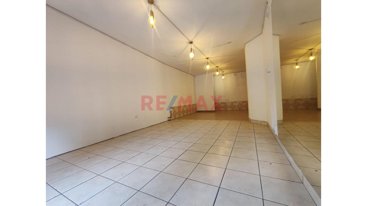 Alquiler De Local Comercial En Zona Estratégica - Los Olivos — foto 3