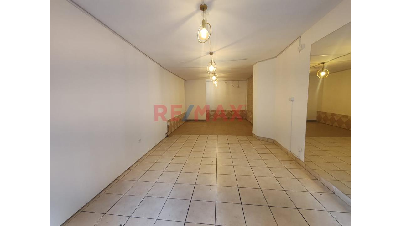 Alquiler De Local Comercial En Zona Estratégica - Los Olivos — foto 4