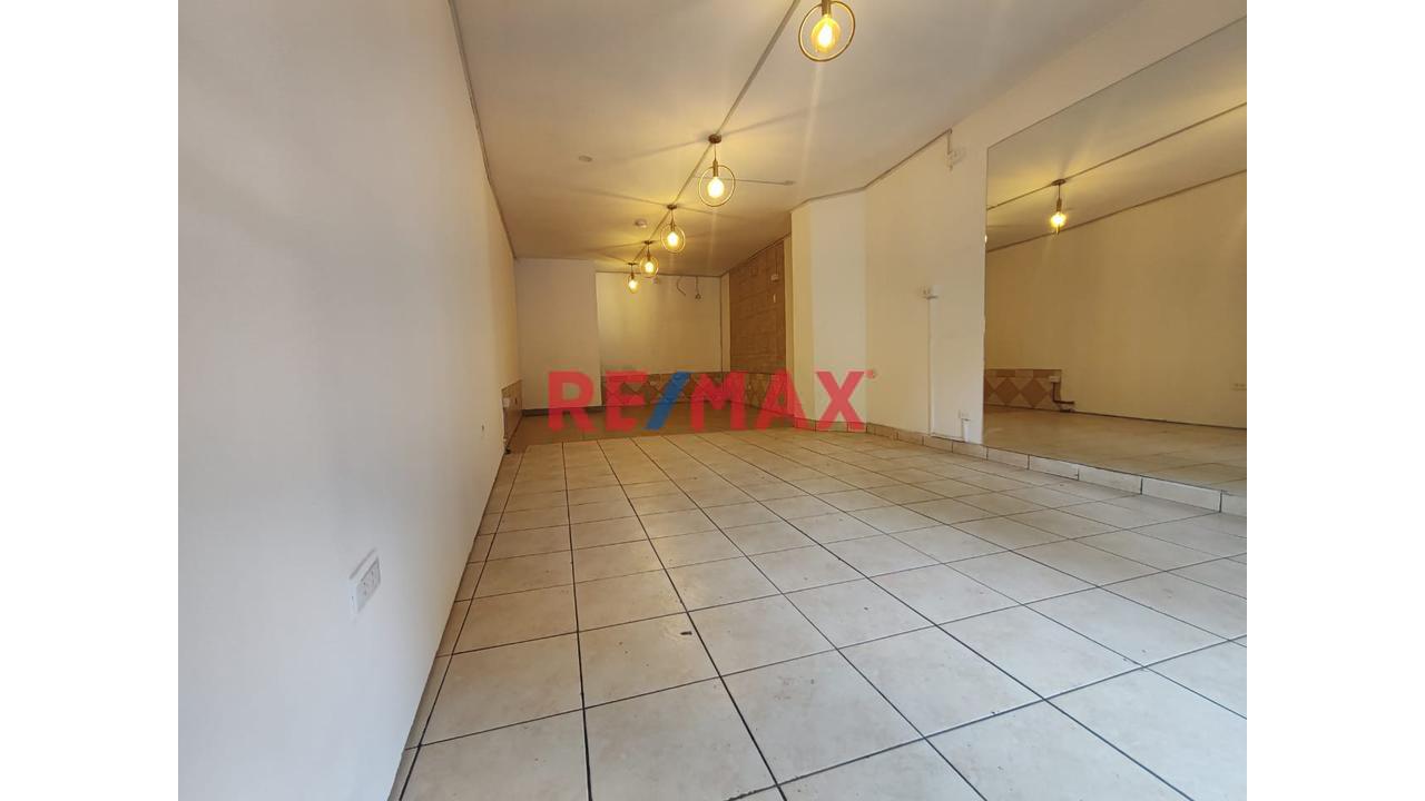 Alquiler De Local Comercial En Zona Estratégica - Los Olivos