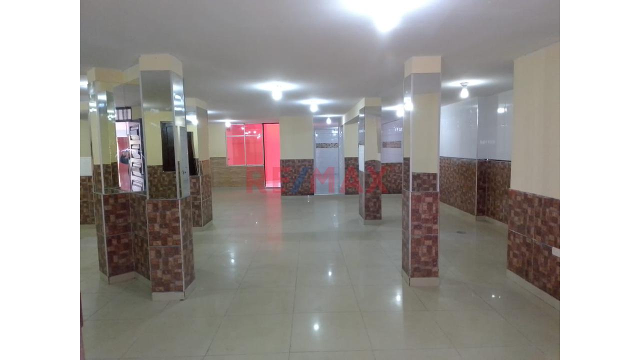 Local Comercial En Esquina Frente A Parque, Puede Servir Como Almacen, Oficinas O Tienda Comercial. - 4
