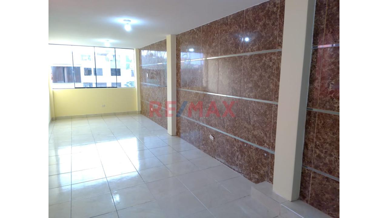 Local Comercial En Esquina Frente A Parque, Puede Servir Como Almacen, Oficinas O Tienda Comercial. - 8