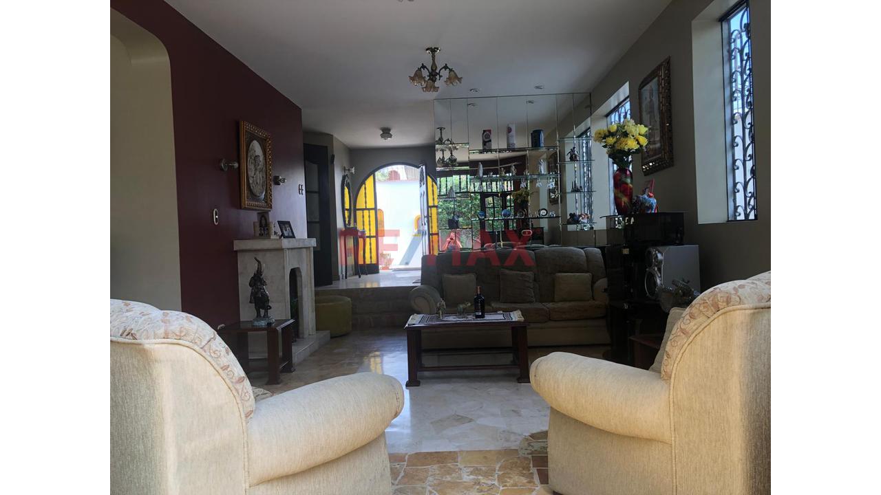 Venta De Hermosa Casa Con Doble Frente En Esquina - <4 Dormitorios En Urb La Capilla La Molina — foto 10