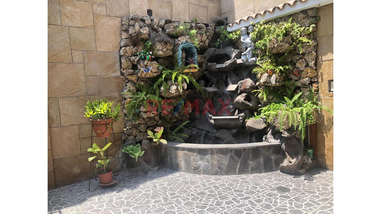 Venta De Hermosa Casa Con Doble Frente En Esquina - <4 Dormitorios En Urb La Capilla La Molina — foto 14