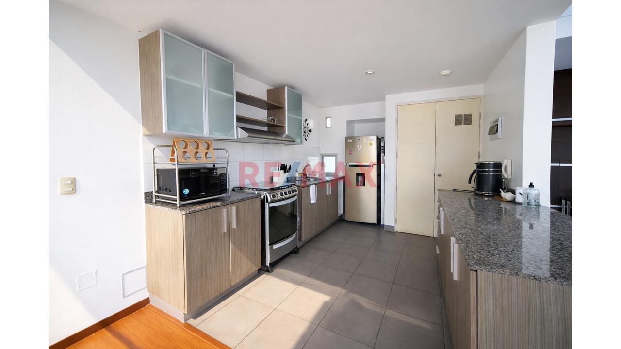 Venta De Departamento Dúplex Con Terraza Soñada En Miraflores — foto 3