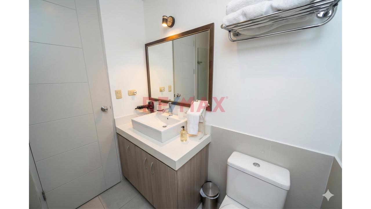 Venta De Departamento Dúplex Con Terraza Soñada En Miraflores — foto 15