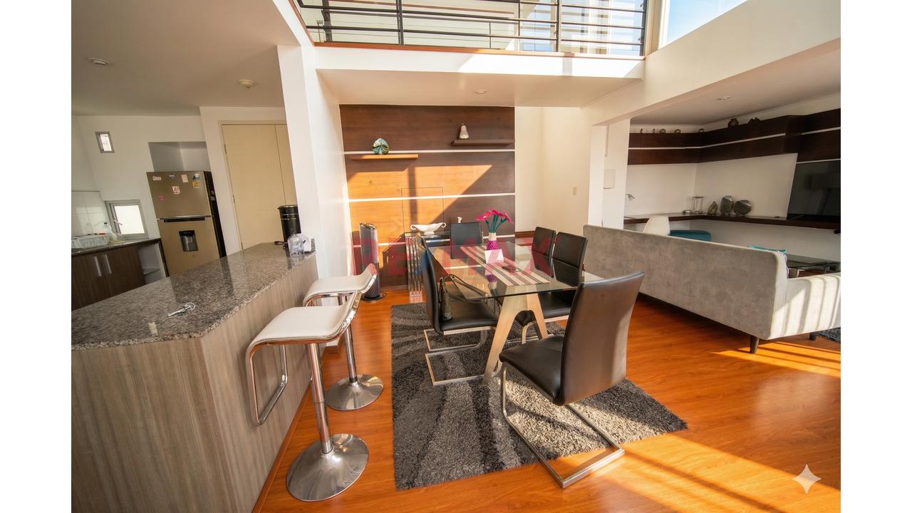Venta De Departamento Dúplex Con Terraza Soñada En Miraflores — foto 6