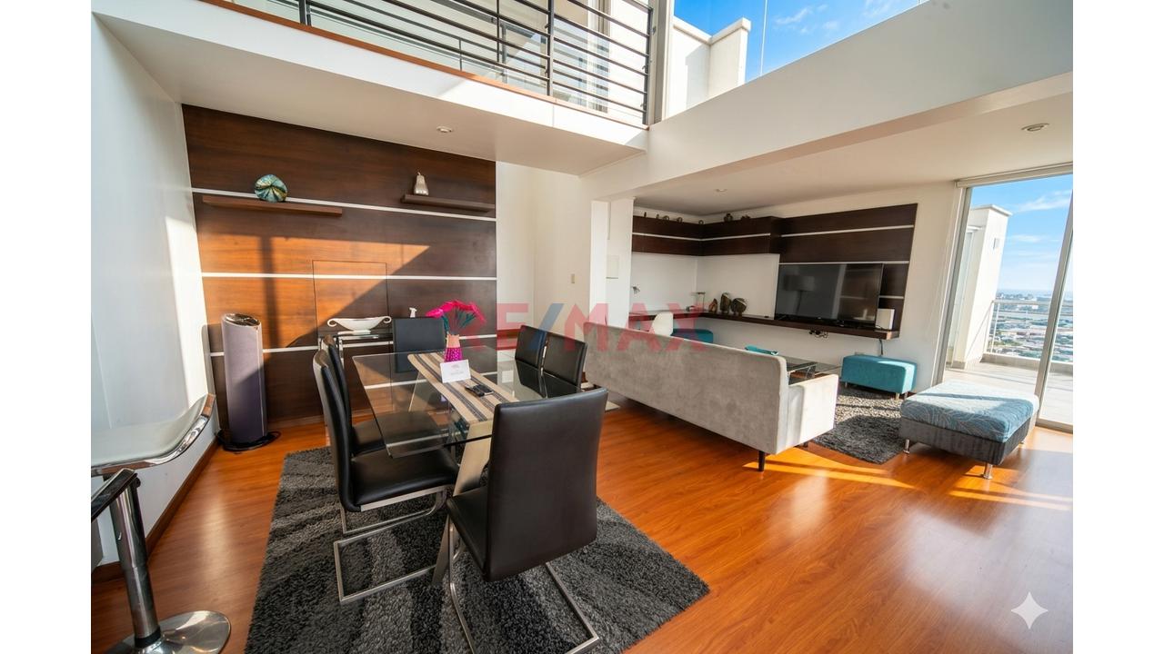 Venta De Departamento Dúplex Con Terraza Soñada En Miraflores — foto 4
