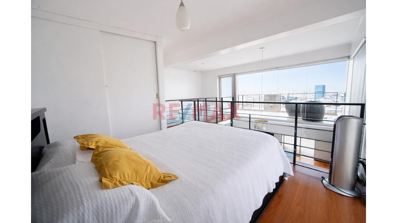 Venta De Departamento Dúplex Con Terraza Soñada En Miraflores — foto 14