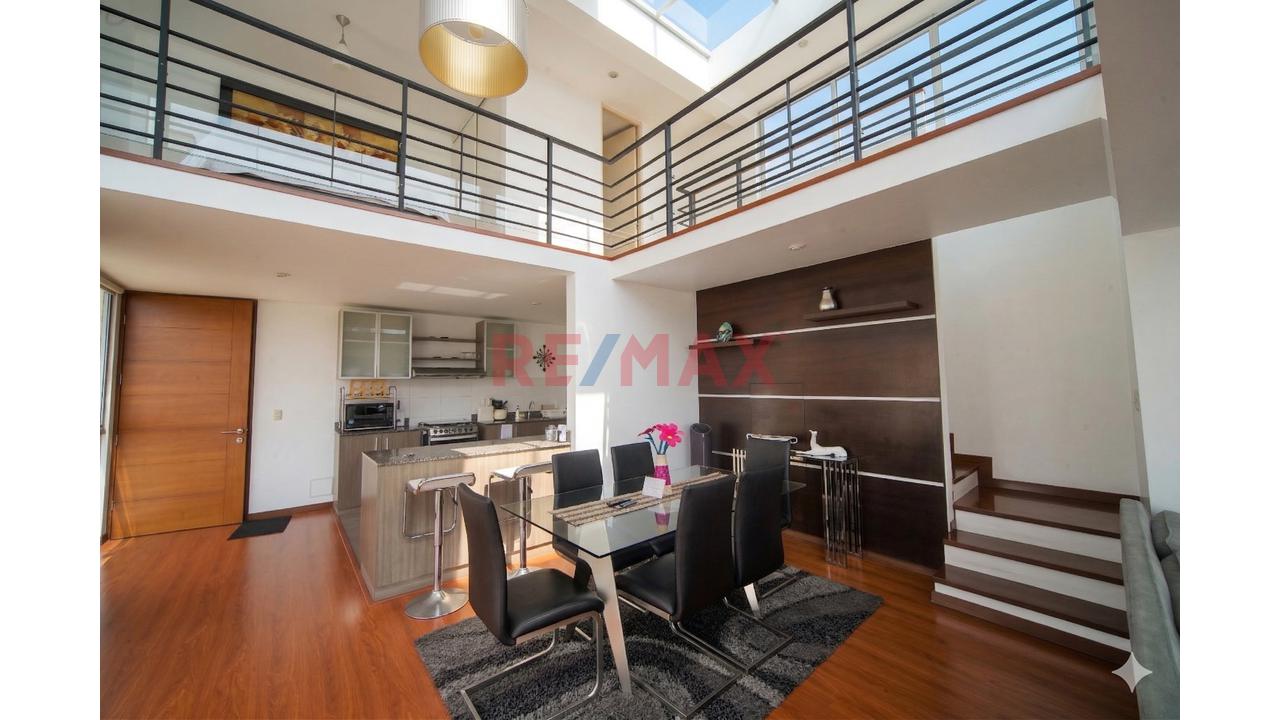 Venta De Departamento Dúplex Con Terraza Soñada En Miraflores — foto 8