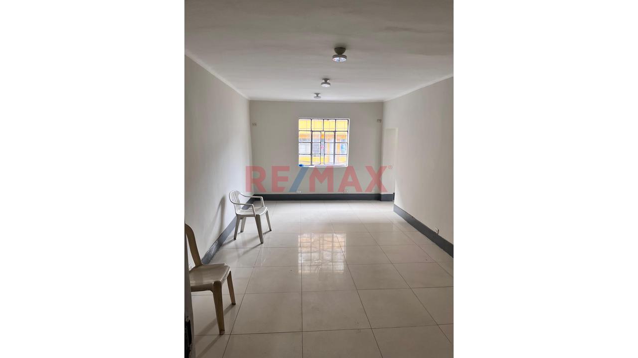 Vendo Ambiente Versatil En El Corazon De Gamarra ✨🏢 - 3