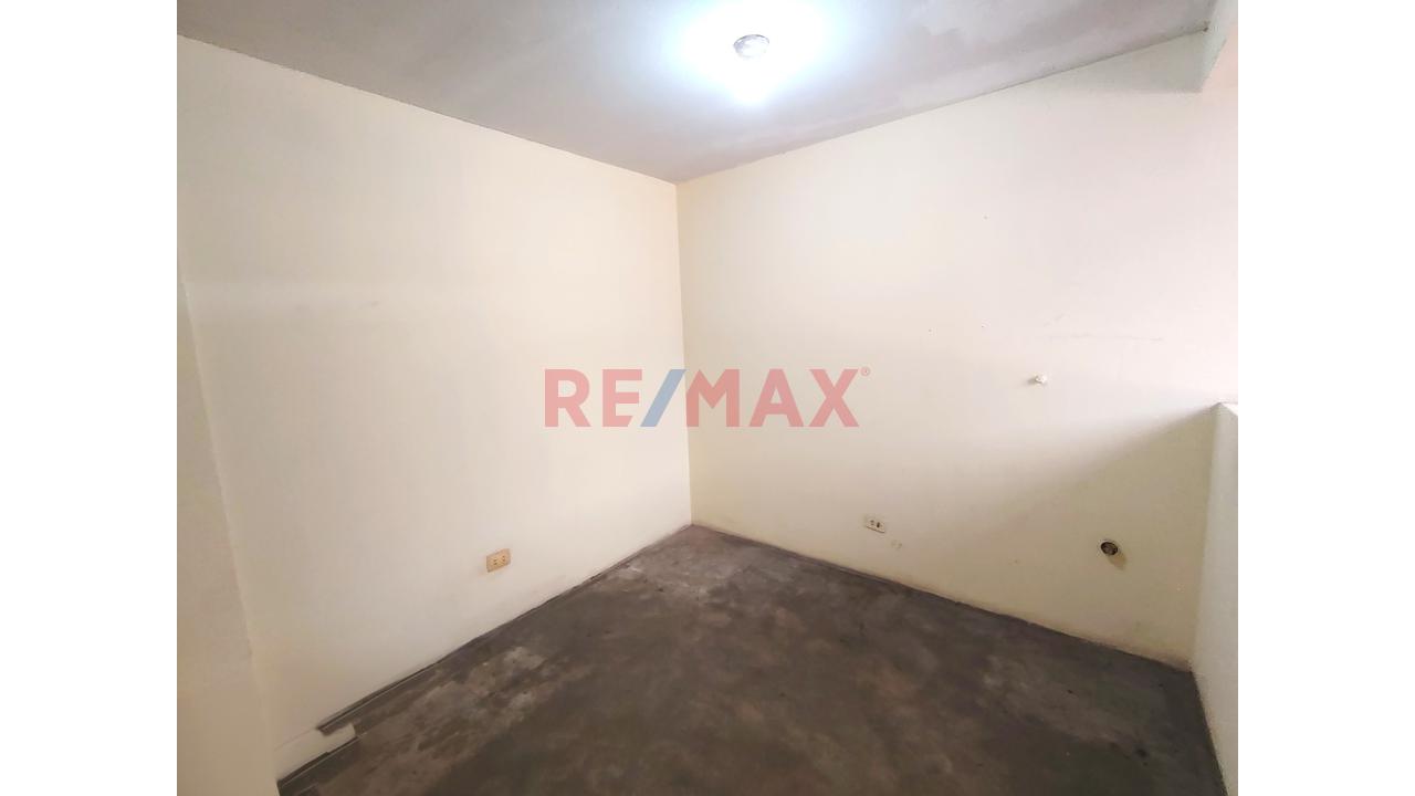 ¡Gran Oportunidad De Inversión En Villa María Del Triunfo! — foto 15