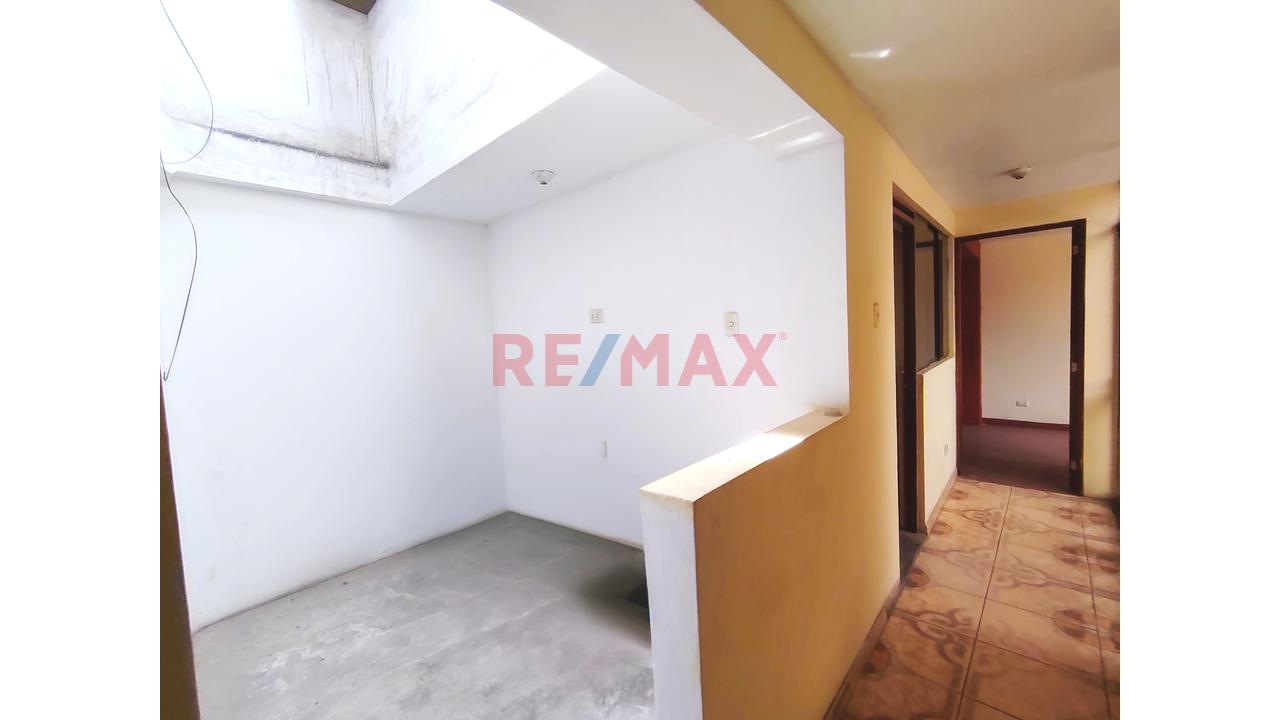 ¡Gran Oportunidad De Inversión En Villa María Del Triunfo! — foto 12