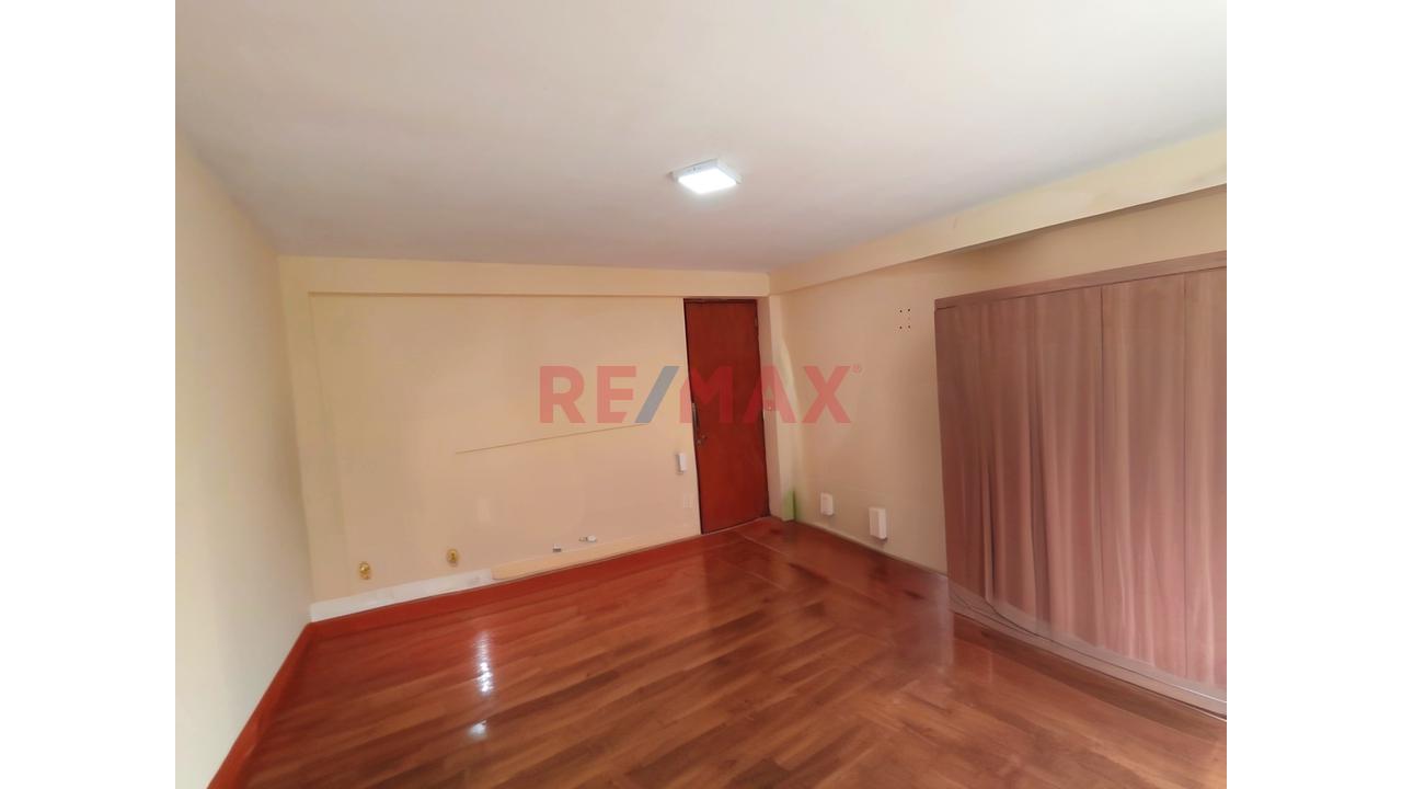 ¡Gran Oportunidad De Inversión En Villa María Del Triunfo! — foto 13