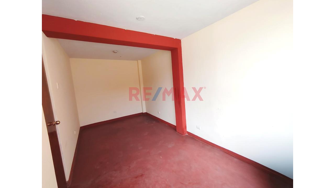 ¡Gran Oportunidad De Inversión En Villa María Del Triunfo! — foto 14