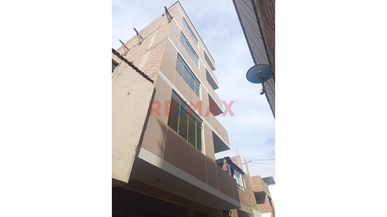 Vendo Edificio Como Terreno, 5 Departamentos Listos Para Generar Ingresos - 1