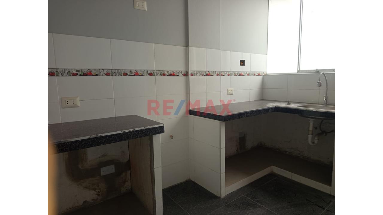 Vendo Edificio Como Terreno, 5 Departamentos Listos Para Generar Ingresos - 3