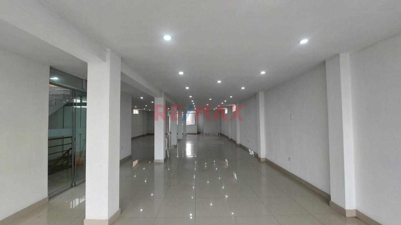 Alquiler De Amplio Local Comercial En Calle La Honradez Cerca Al Centro Civico Y Mercado Modelo De Pro — foto 2