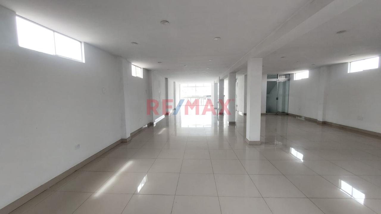 Alquiler De Amplio Local Comercial En Calle La Honradez Cerca Al Centro Civico Y Mercado Modelo De Pro — foto 7