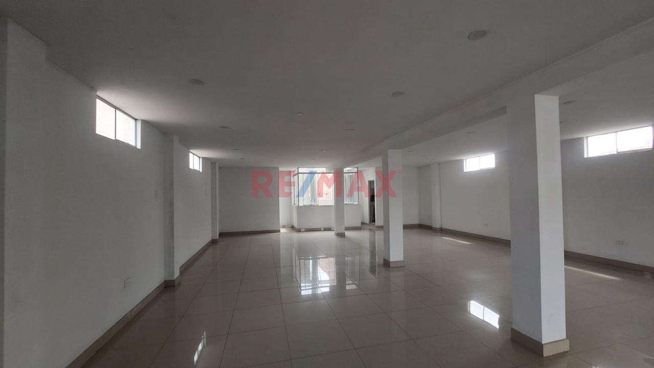 Alquiler De Amplio Local Comercial En Calle La Honradez Cerca Al Centro Civico Y Mercado Modelo De Pro — foto 6