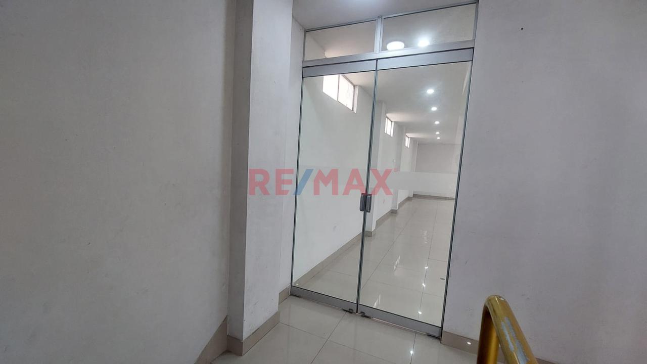 Alquiler De Amplio Local Comercial En Calle La Honradez Cerca Al Centro Civico Y Mercado Modelo De Pro — foto 10