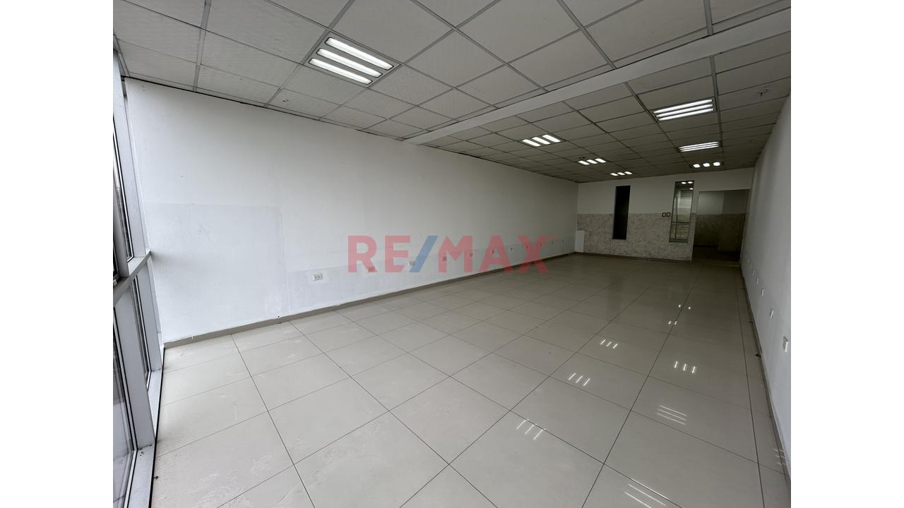 🏢 Edificio Corporativo En Alquiler – Ubicación Estratégica En Av. Circunvalación, Ate - 3