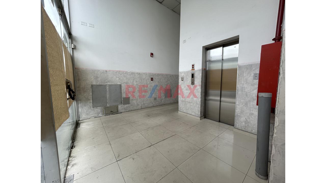 🏢 Edificio Corporativo En Alquiler – Ubicación Estratégica En Av. Circunvalación, Ate - 13