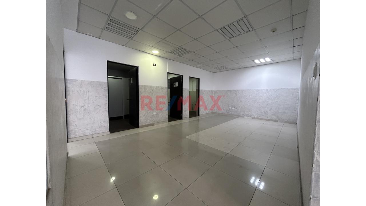 🏢 Edificio Corporativo En Alquiler – Ubicación Estratégica En Av. Circunvalación, Ate - 11