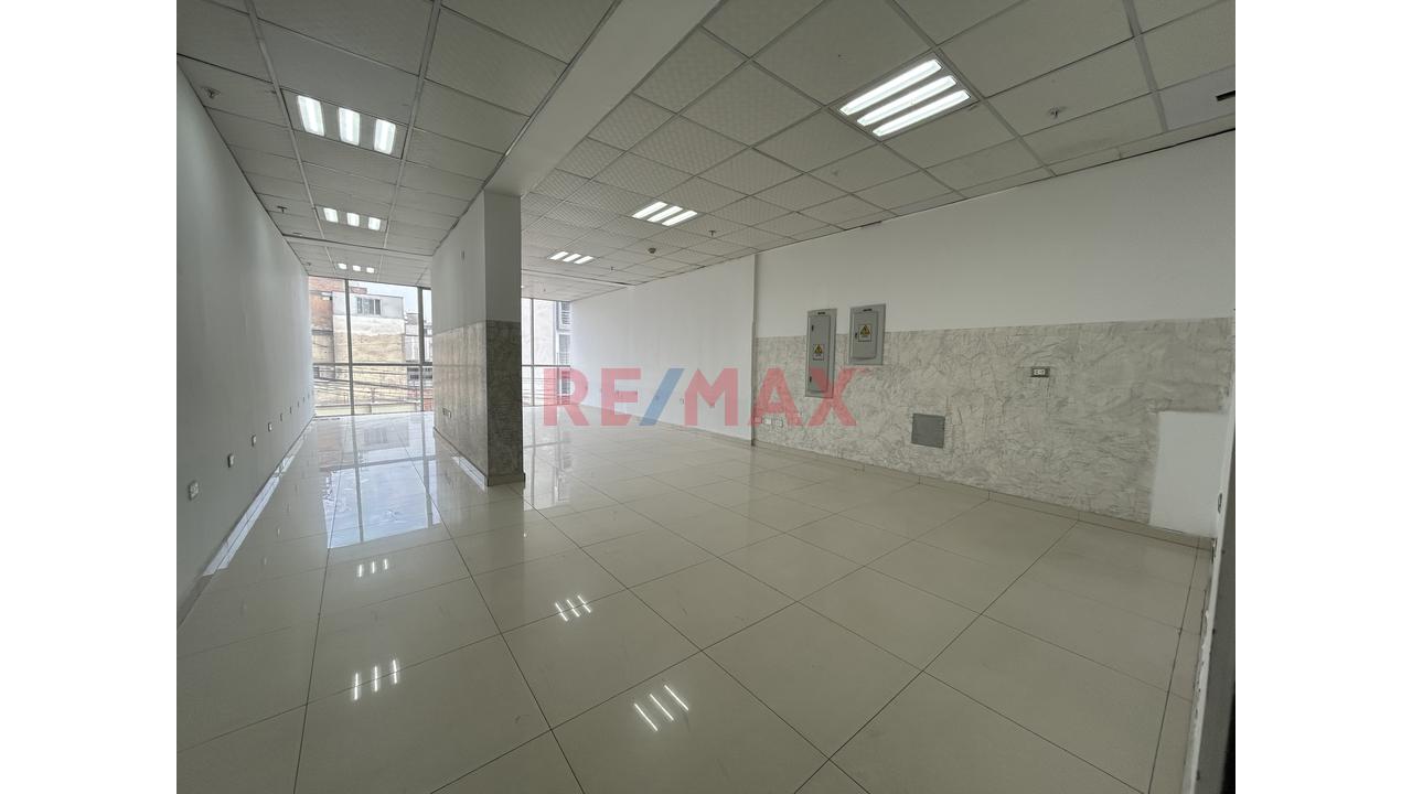 🏢 Edificio Corporativo En Alquiler – Ubicación Estratégica En Av. Circunvalación, Ate - 8