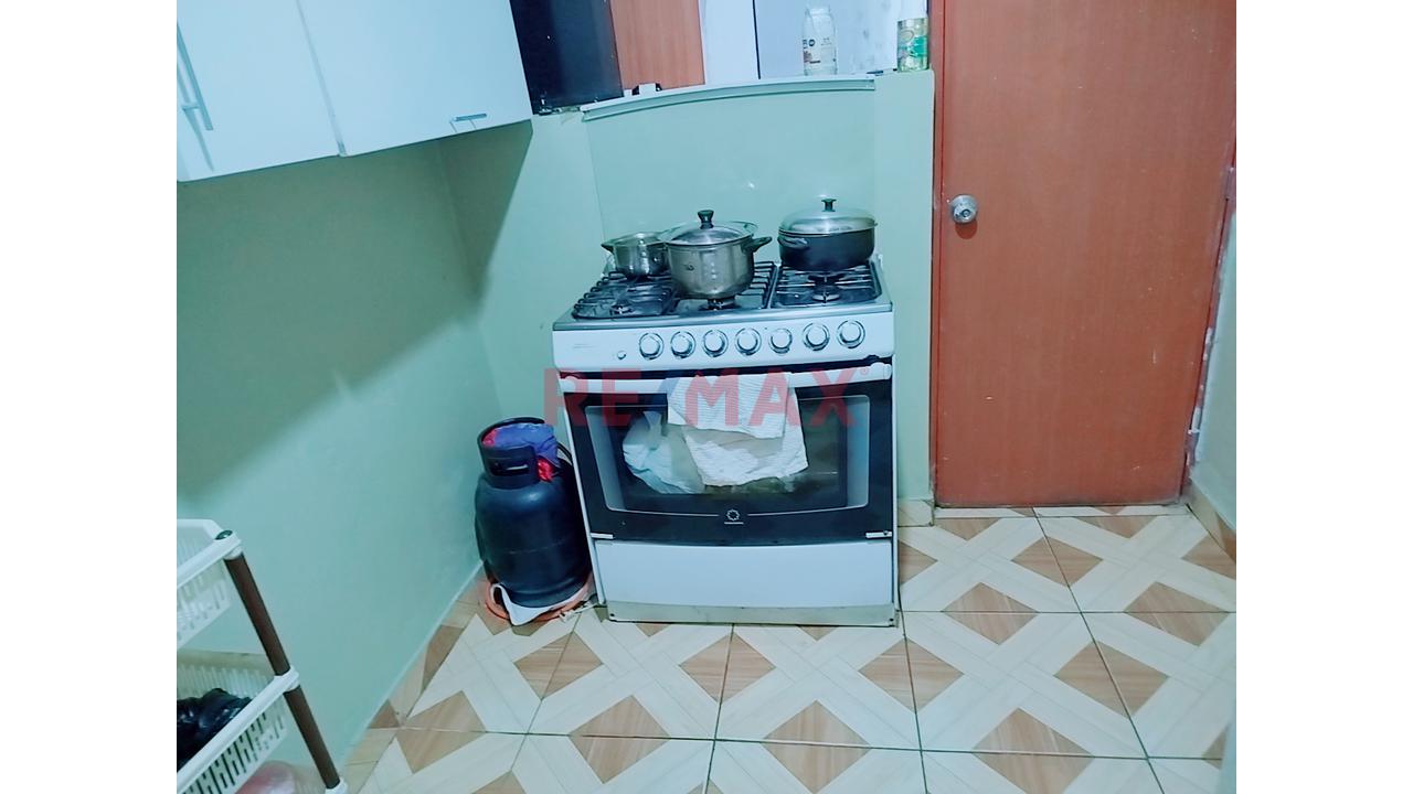 Se Vende Casa En Buena Ubicación Cerca A Cancha De Futbol, Plaza De Armas De Laredo - 5