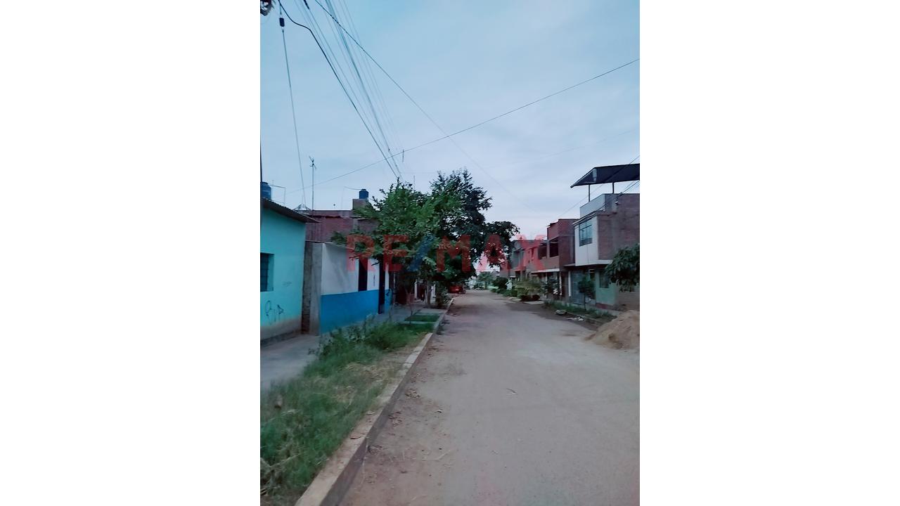 Se Vende Casa En Buena Ubicación Cerca A Cancha De Futbol, Plaza De Armas De Laredo - 2