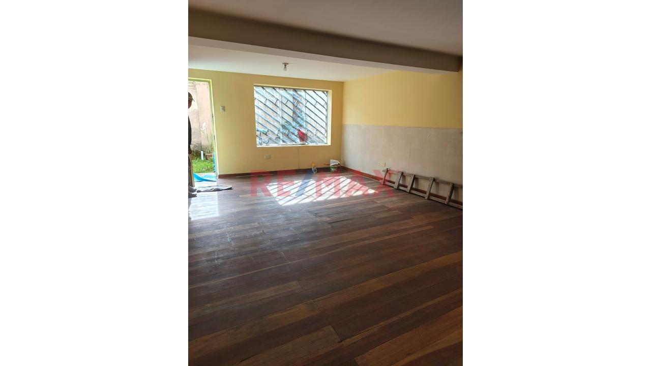 Casa De 3 Pisos En Venta ...Inversión Segura En Ubicación Estratégica - 8