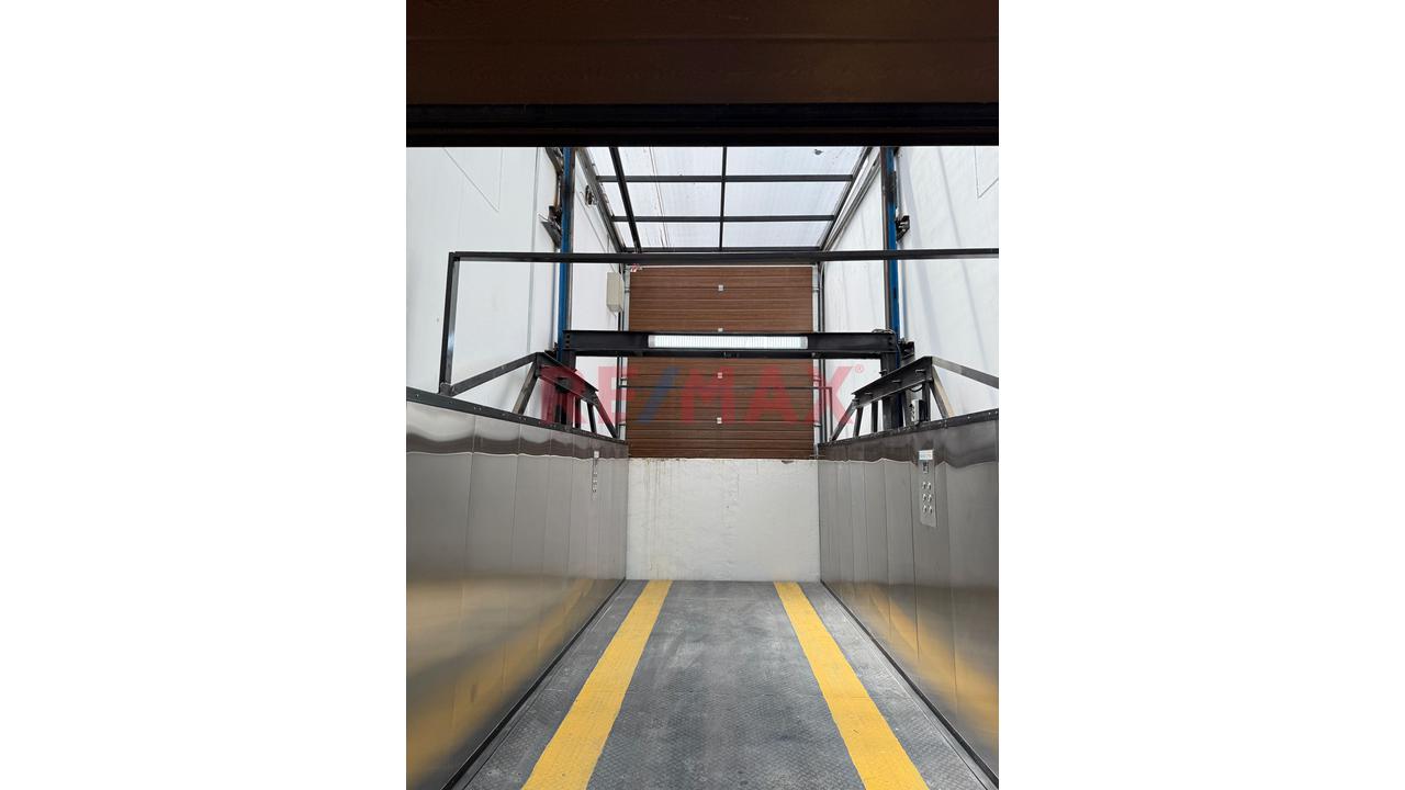 Oportunidad Unica Venta De Cochera Mas Deposito — foto 2