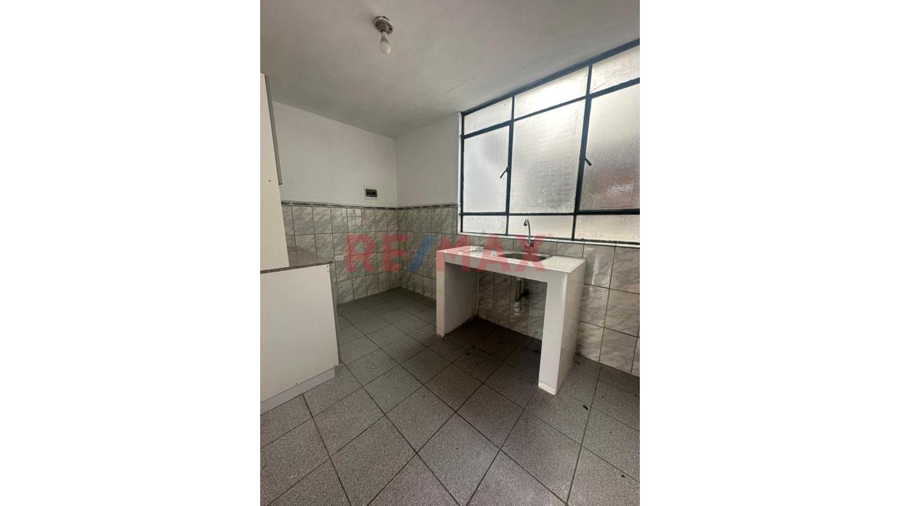 Alquiler De 2 Departamentos Para Oficinas – Av. Universitaria Con Tomas Valle — foto 11