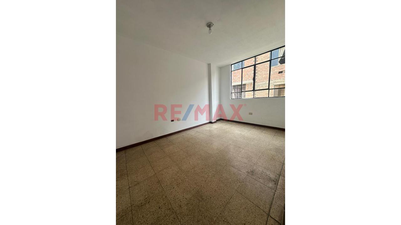 Alquiler De 2 Departamentos Para Oficinas – Av. Universitaria Con Tomas Valle — foto 10