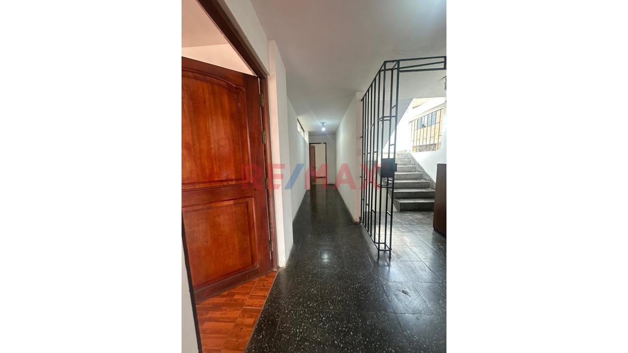 Alquiler De 2 Departamentos Para Oficinas – Av. Universitaria Con Tomas Valle — foto 9