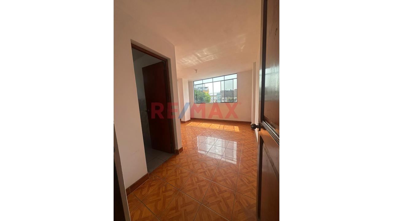 Alquiler De 2 Departamentos Para Oficinas – Av. Universitaria Con Tomas Valle