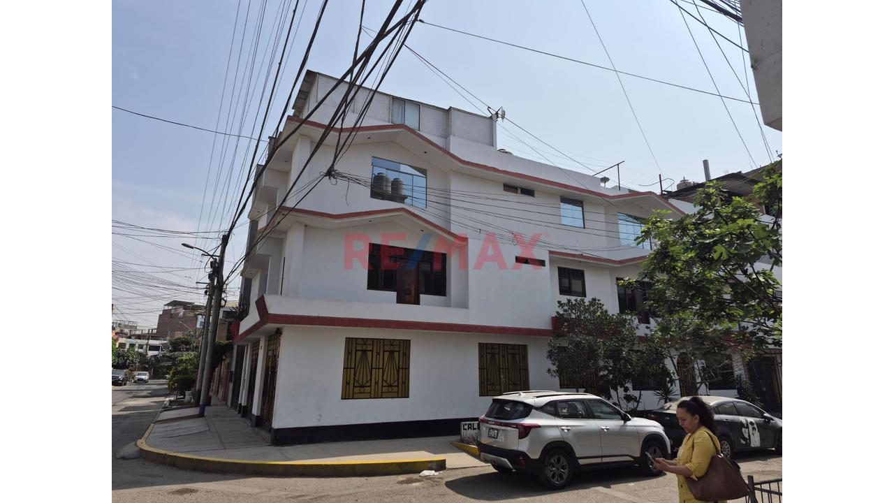 Casa Comercial En Venta En Los Olivos En Esquina Cerca A Panamericana Norte — foto 5