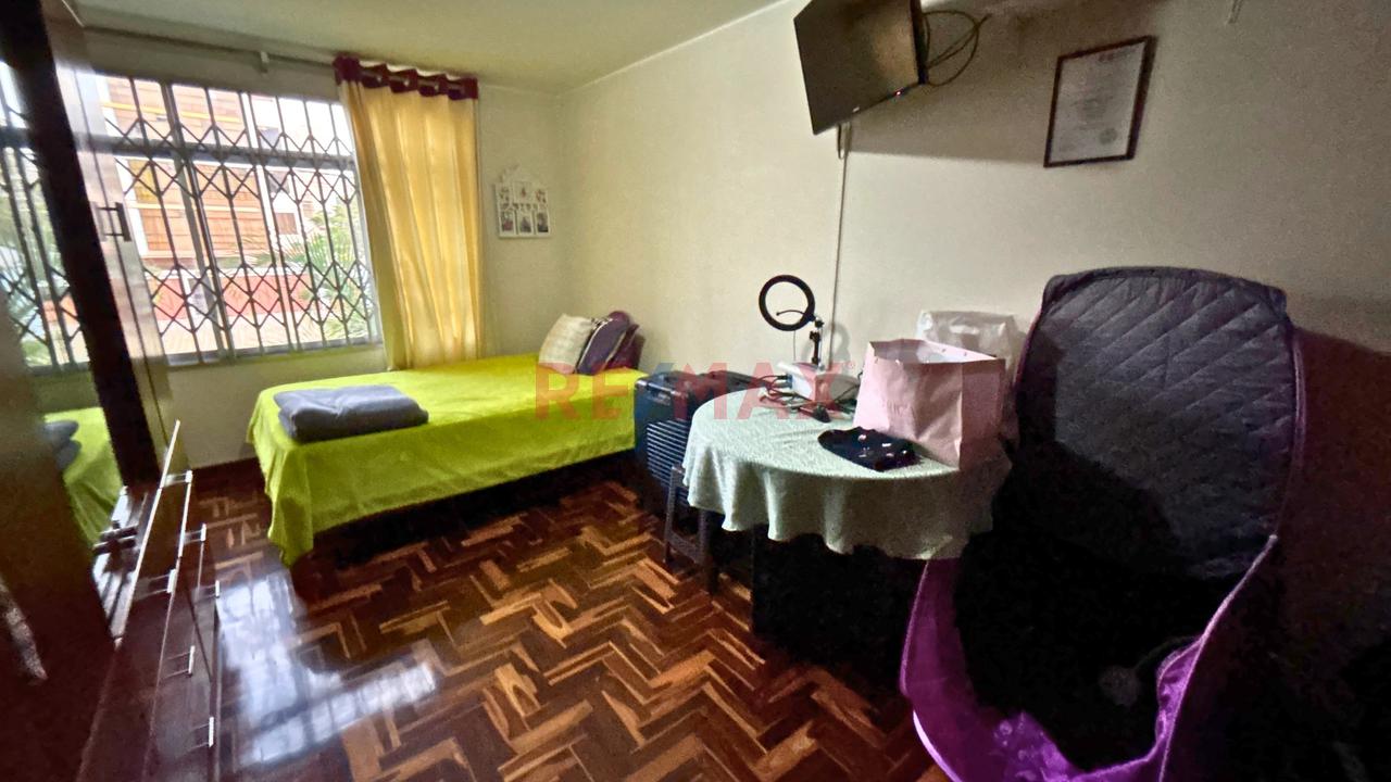 En Venta Amplia Casa De 4 Pisos En Ubicación Privilegiada Del Cercado De Lima — foto 8