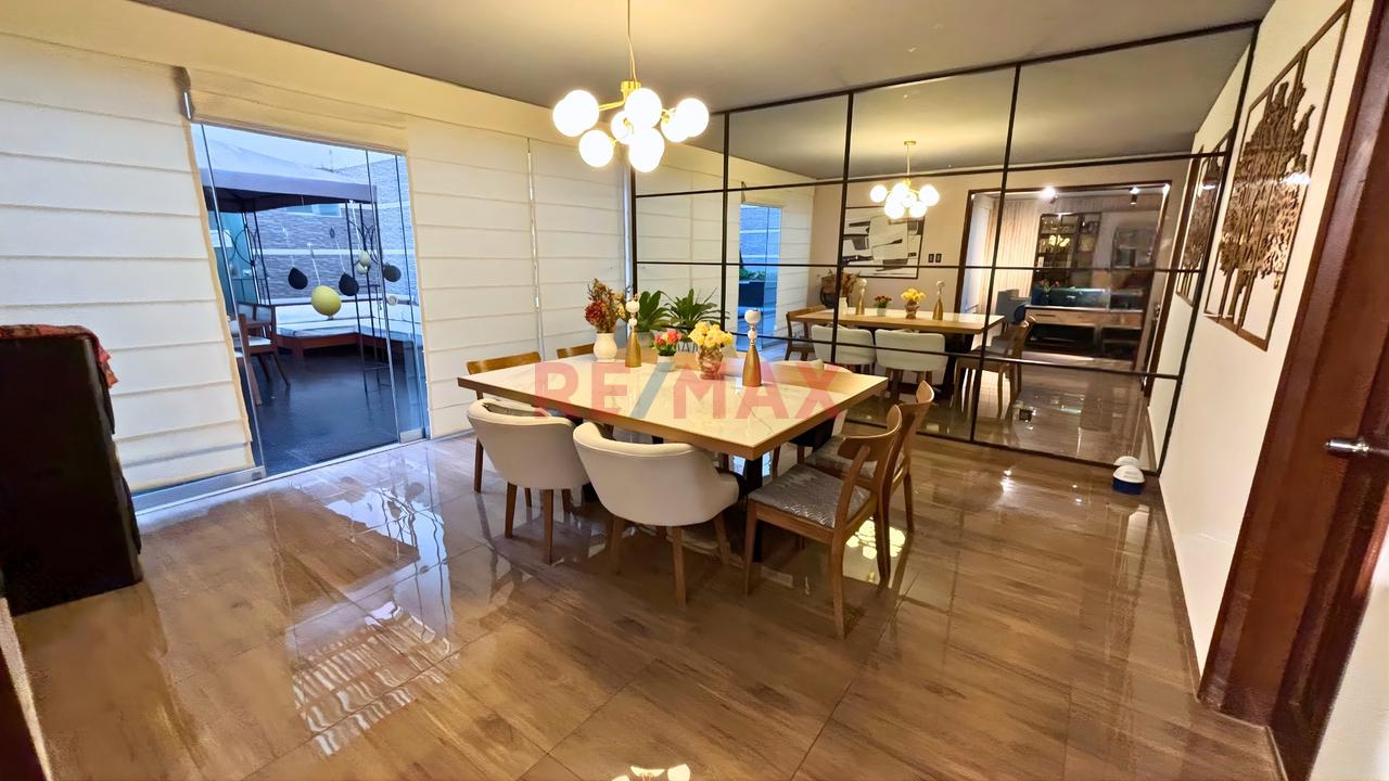 En Venta Amplia Casa De 4 Pisos En Ubicación Privilegiada Del Cercado De Lima — foto 9