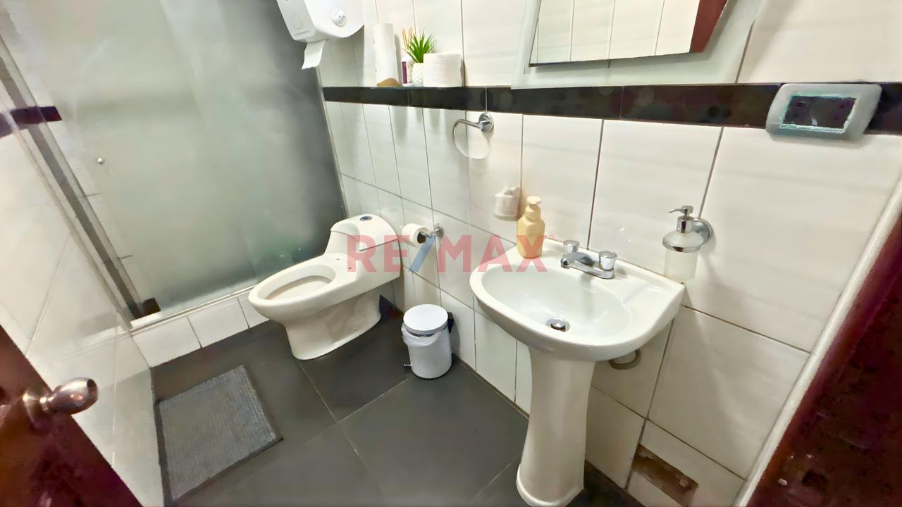 En Venta Amplia Casa De 4 Pisos En Ubicación Privilegiada Del Cercado De Lima — foto 3