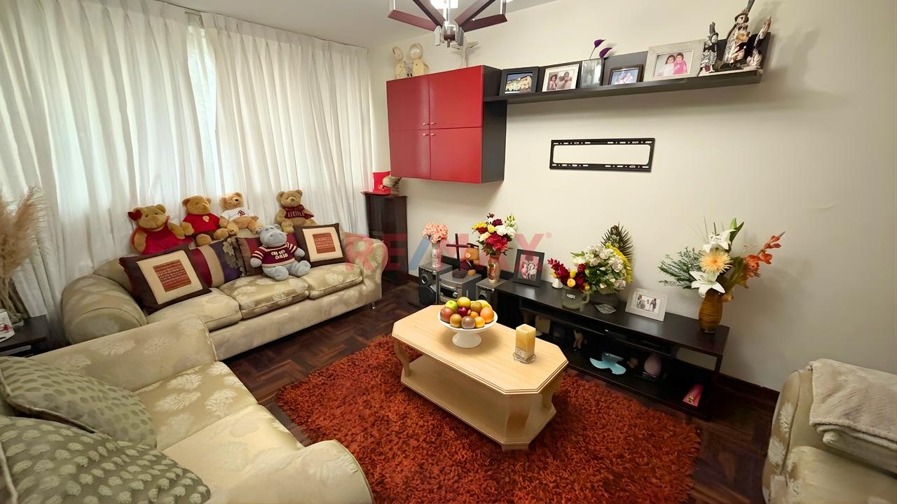 En Venta Amplia Casa De 4 Pisos En Ubicación Privilegiada Del Cercado De Lima — foto 13