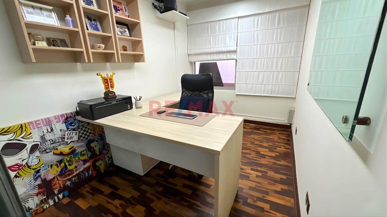En Venta Amplia Casa De 4 Pisos En Ubicación Privilegiada Del Cercado De Lima — foto 15