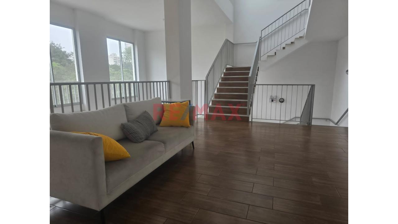 Venta De Departamento Con Una Vista Privilegiada De Lima Clásica - 12