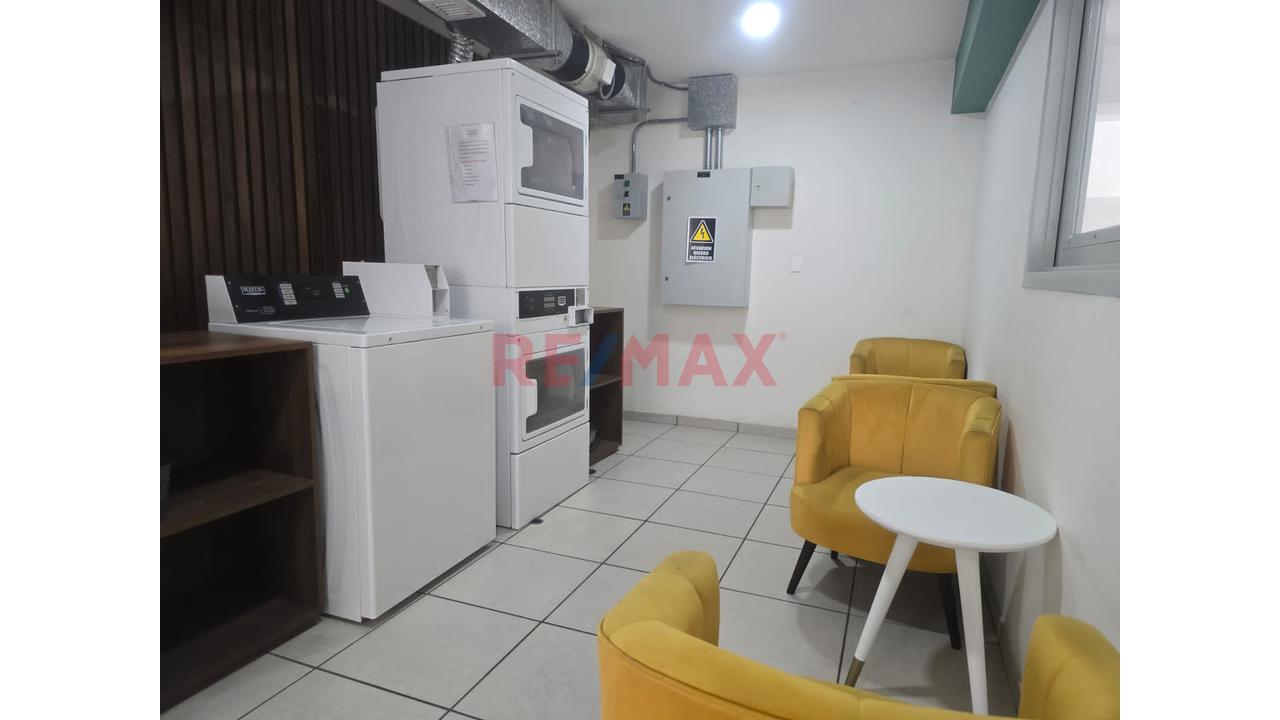 Venta De Departamento Con Una Vista Privilegiada De Lima Clásica - 14