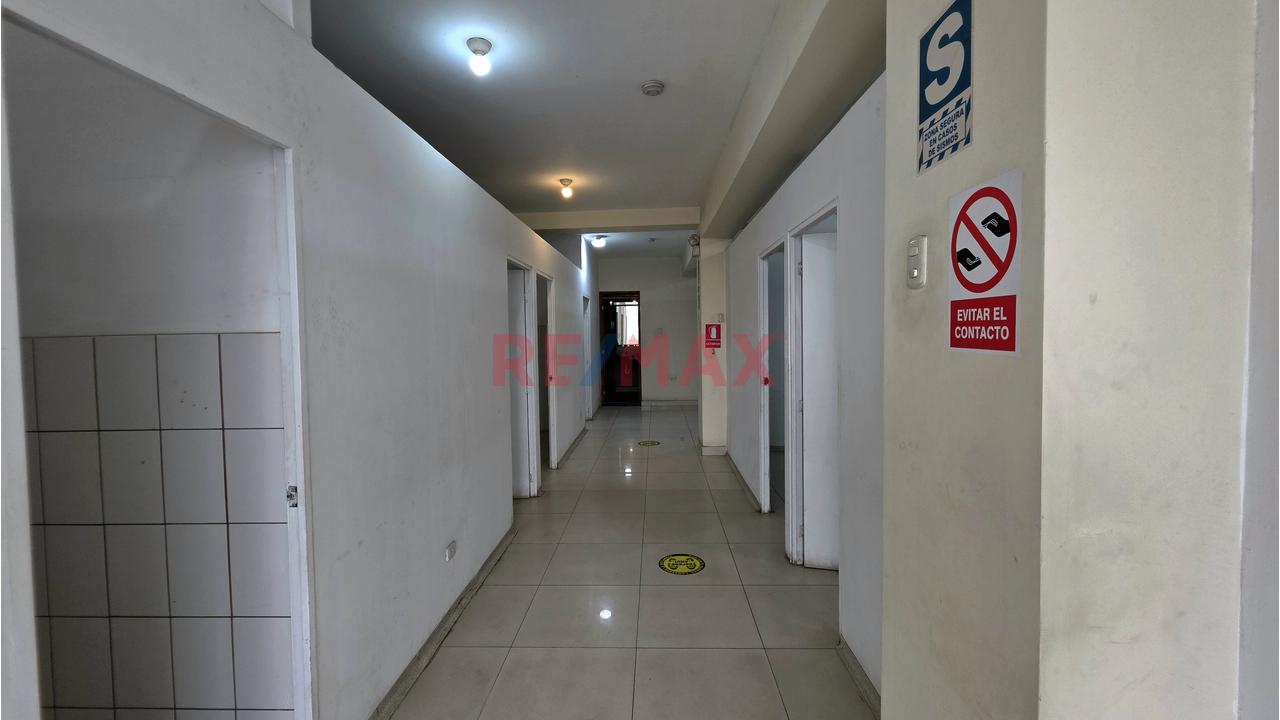🏢 ¡Amplio Local Comercial De 216 M² En Av. Revolución-Villa El Salvador–2Do Piso - Ideal Para Oficinas Y Centros De Salud! — foto 3