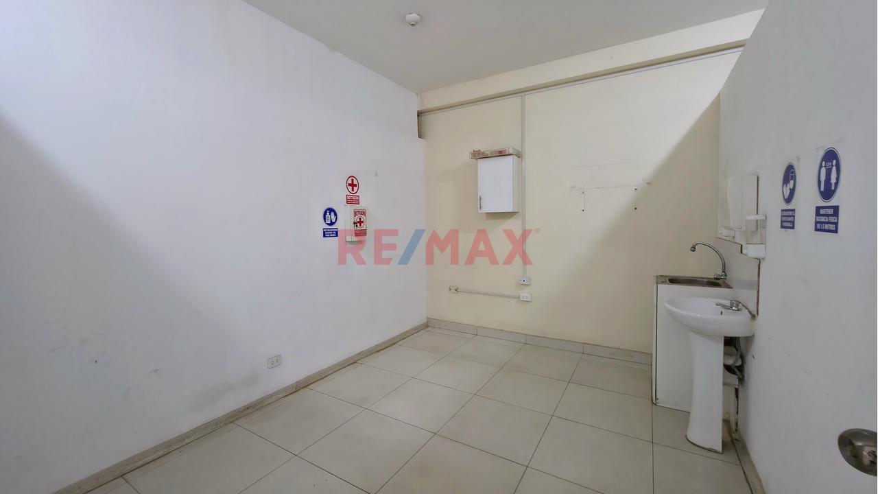 🏢 ¡Amplio Local Comercial De 216 M² En Av. Revolución-Villa El Salvador–2Do Piso - Ideal Para Oficinas Y Centros De Salud! — foto 6