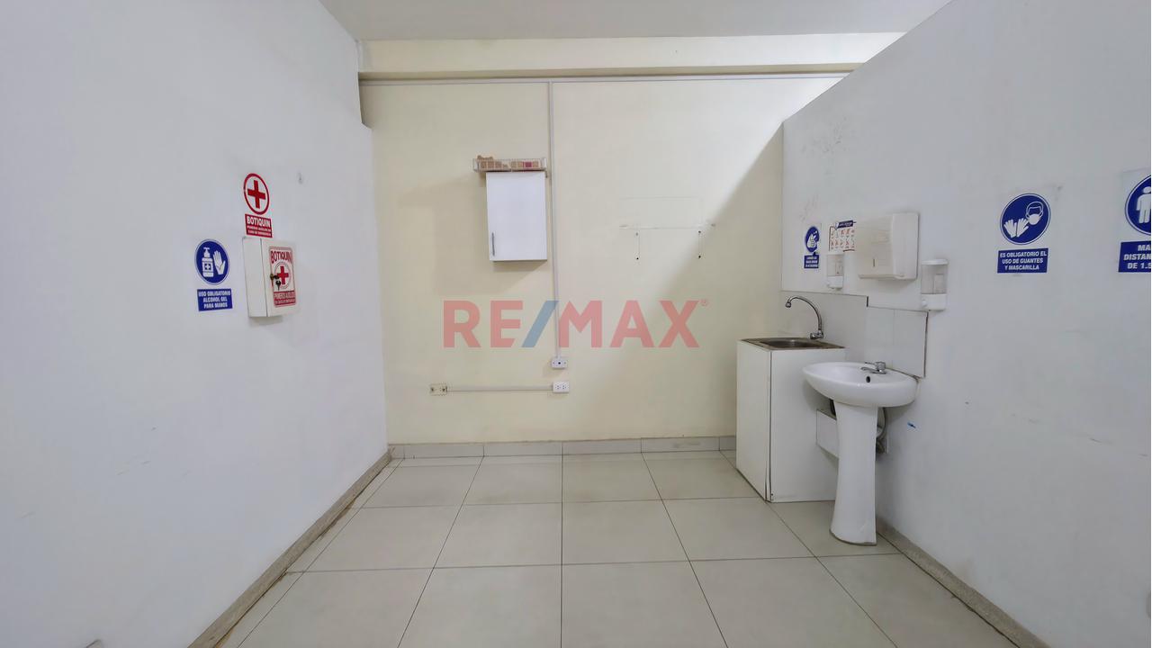 🏢 ¡Amplio Local Comercial De 216 M² En Av. Revolución-Villa El Salvador–2Do Piso - Ideal Para Oficinas Y Centros De Salud! — foto 9
