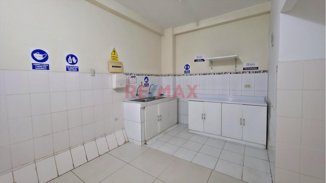 🏢 ¡Amplio Local Comercial De 216 M² En Av. Revolución-Villa El Salvador–2Do Piso - Ideal Para Oficinas Y Centros De Salud! — foto 15