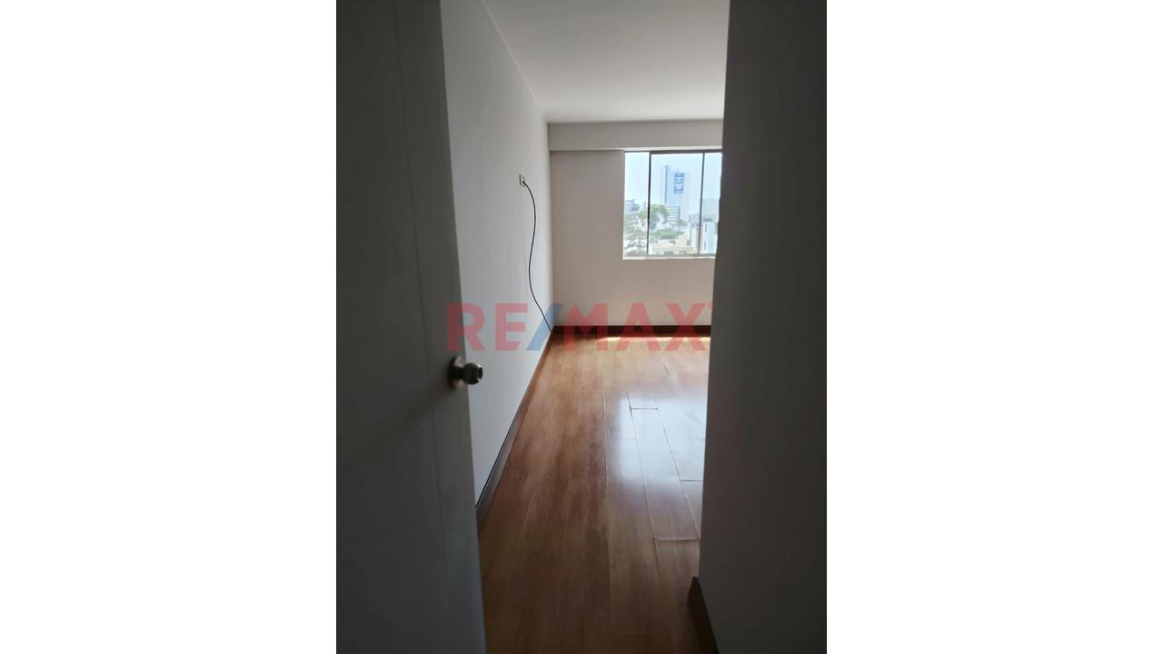 🏡 Vive En San Isidro – Urb. Corpac | Ubicación Estratégica Y Comodidad — foto 12