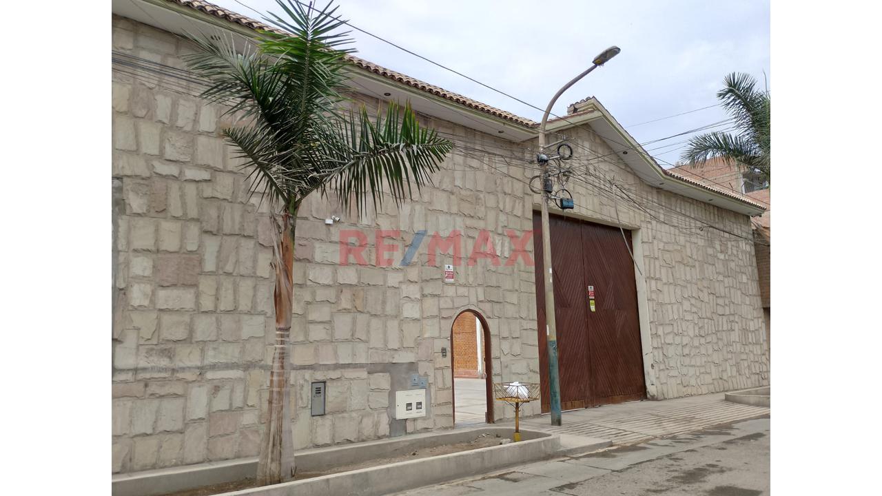 Se Alquila Local De 720 M2 — foto 11